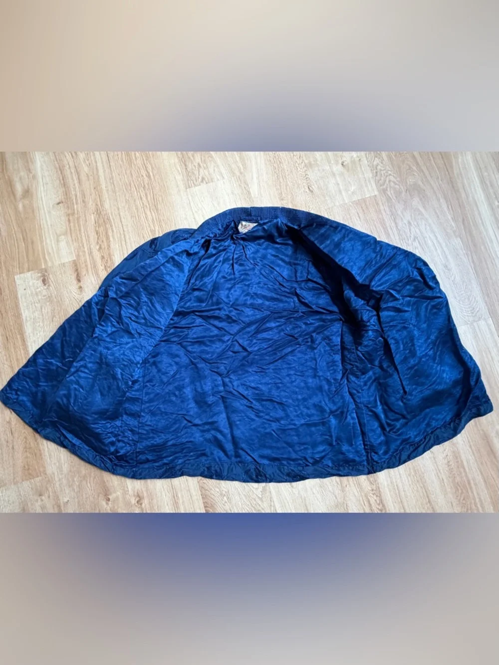 Ying Tai Co stunning silk
